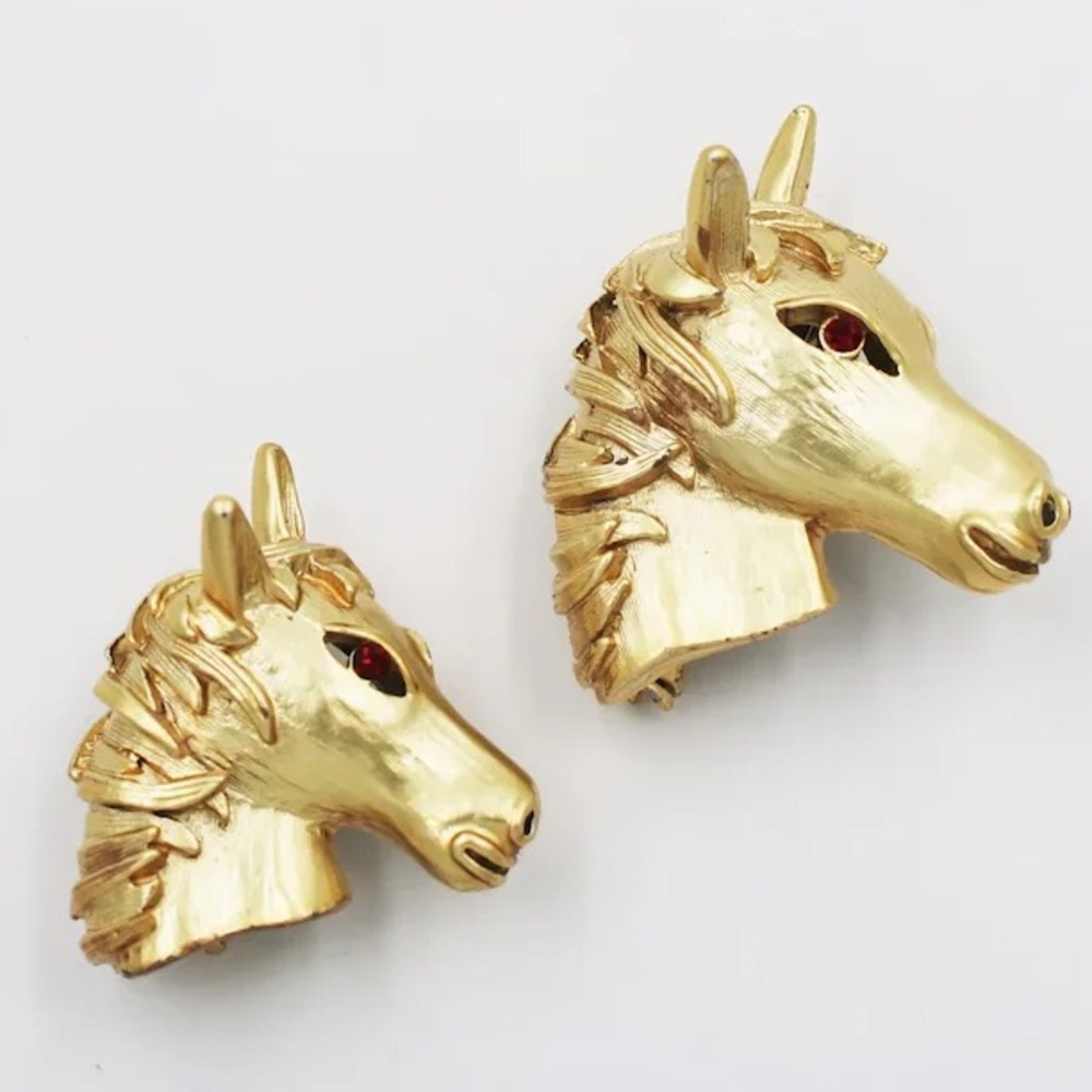 RARE- Brooch Pin Unsigned Trifari Design Rare Horse Head Figural Set -Gorgeous!
